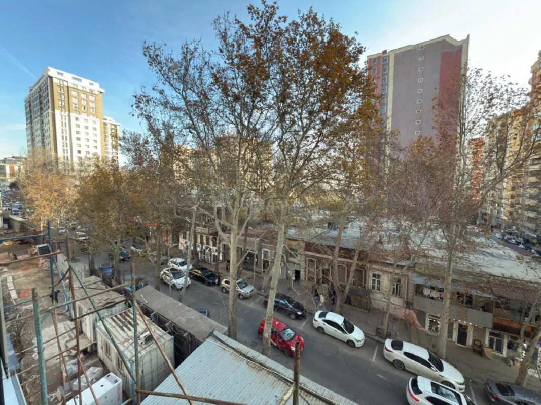 Satılır 3 otaqlı mənzil 127 m²