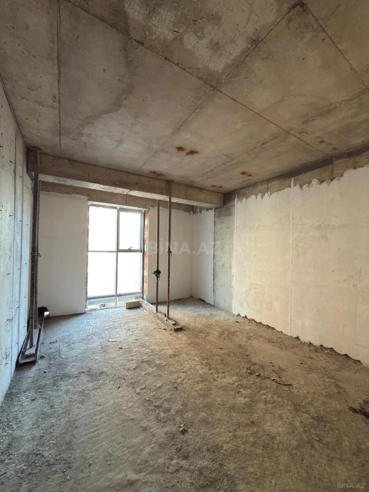 Satılır 3 otaqlı mənzil 127 m²