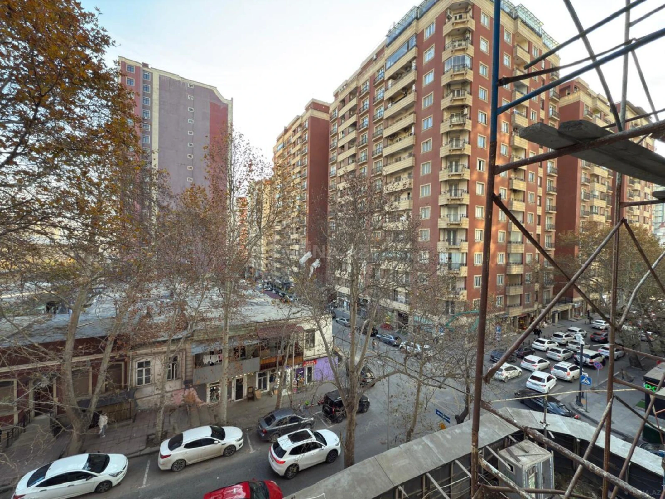 Satılır 3 otaqlı mənzil 127 m²