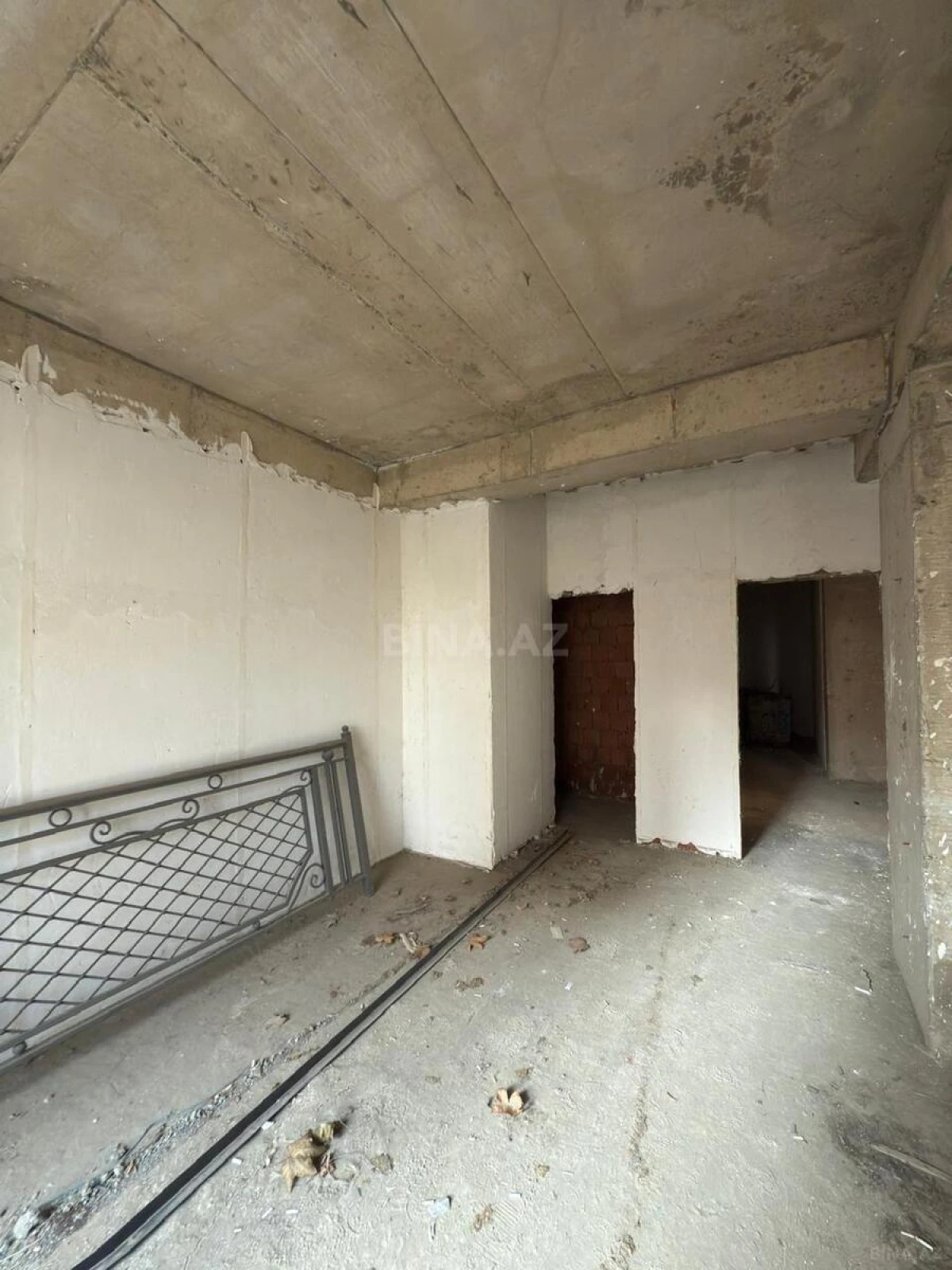 Satılır 3 otaqlı mənzil 127 m²