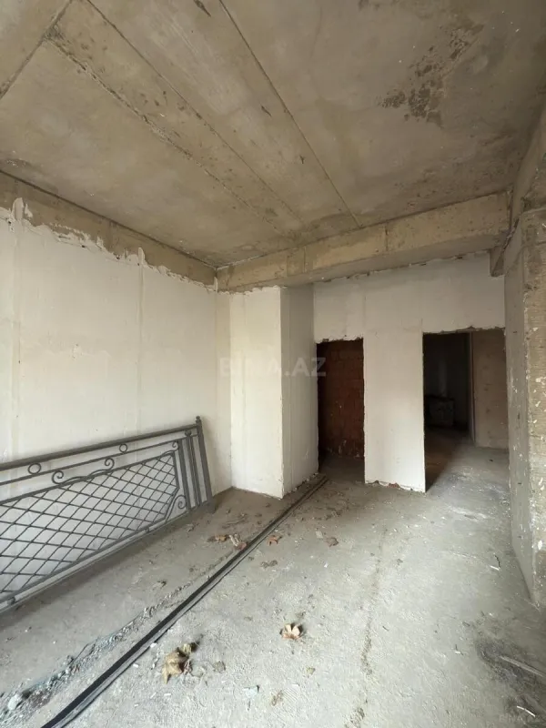 Satılır 3 otaqlı mənzil 127 m²