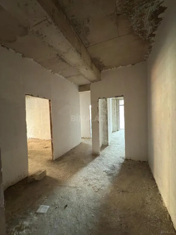 Satılır 3 otaqlı mənzil 127 m²