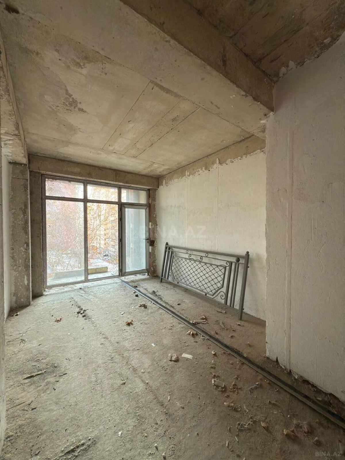 Satılır 3 otaqlı mənzil 127 m²