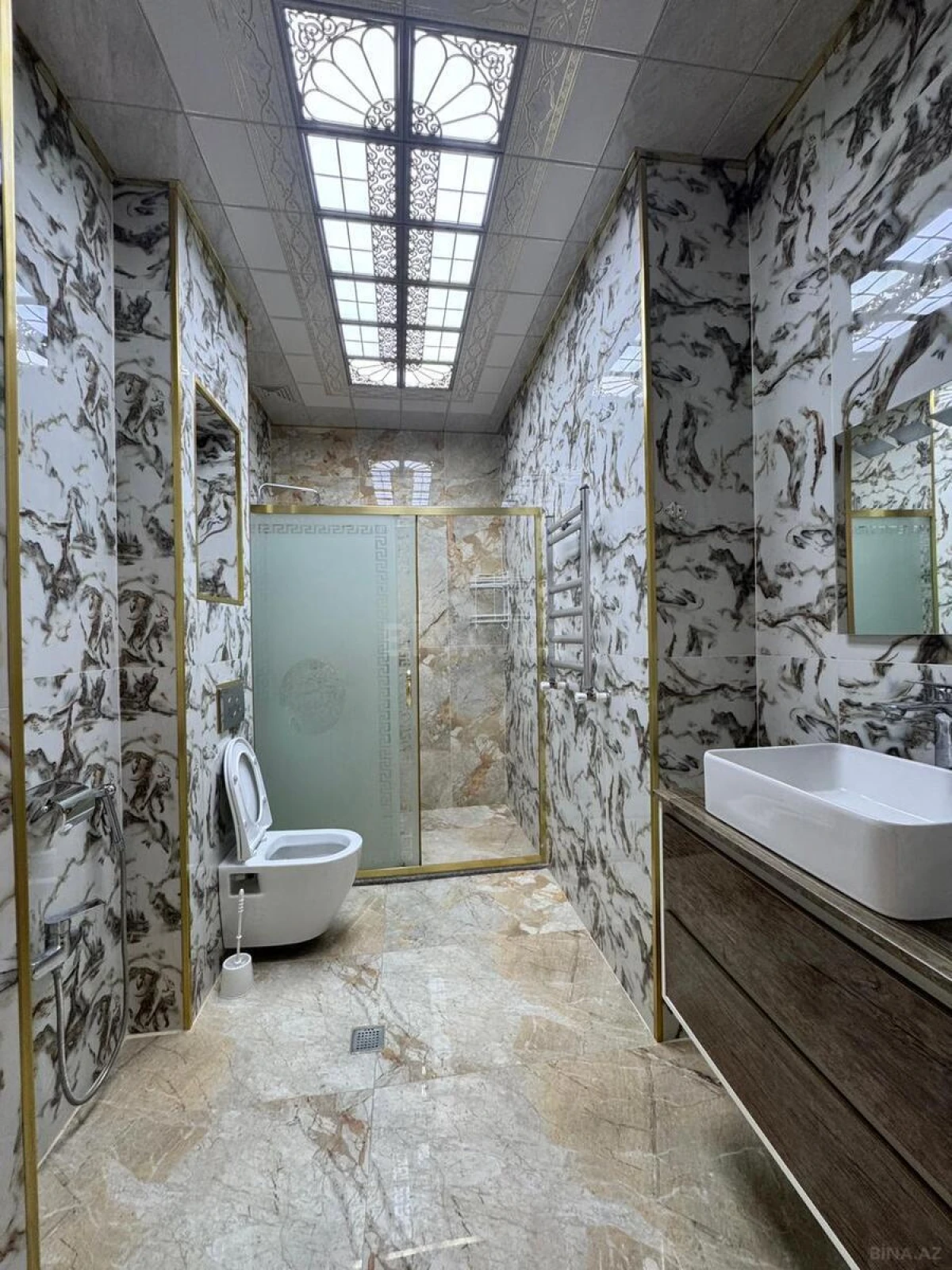 Satılır 4 otaqlı mənzil 170 m²