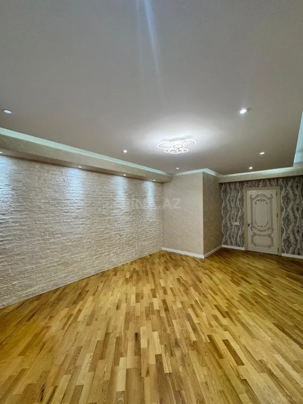 Satılır 4 otaqlı mənzil 170 m²