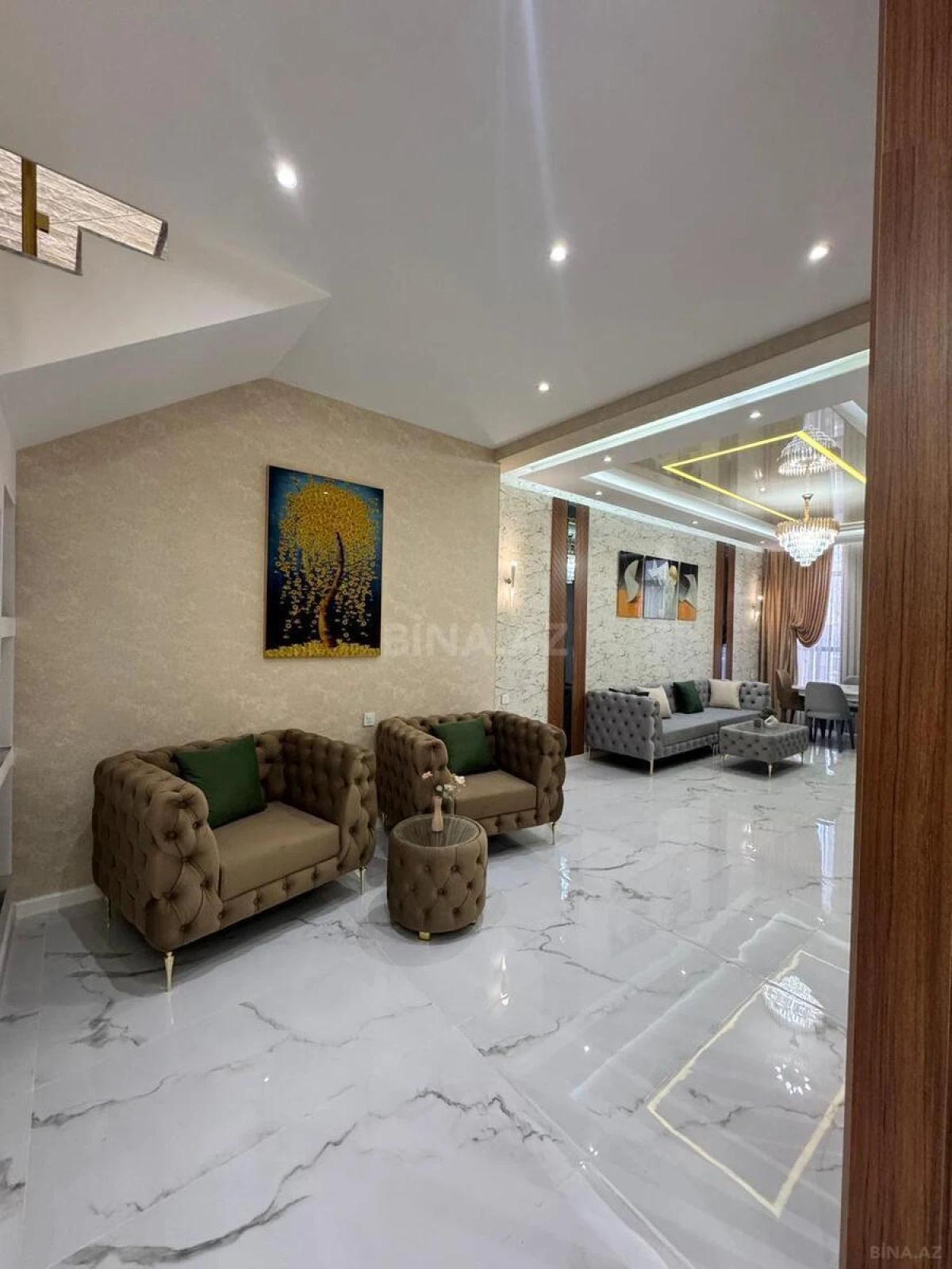 Satılır 4 otaqlı mənzil 170 m²