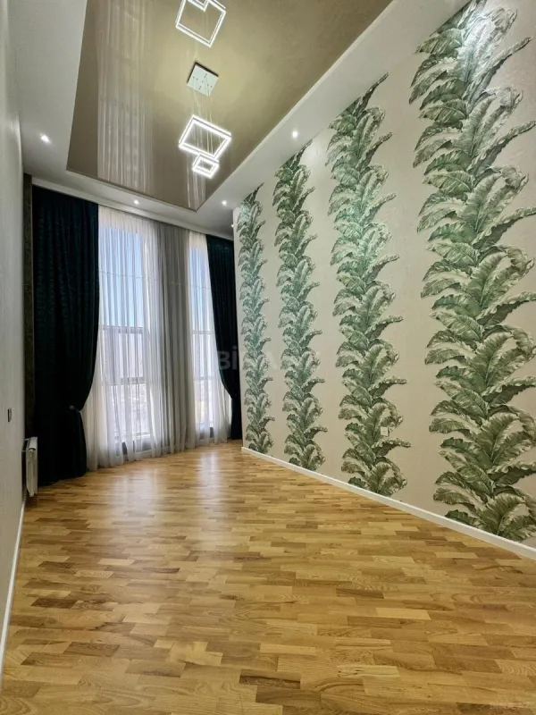 Satılır 4 otaqlı mənzil 170 m²