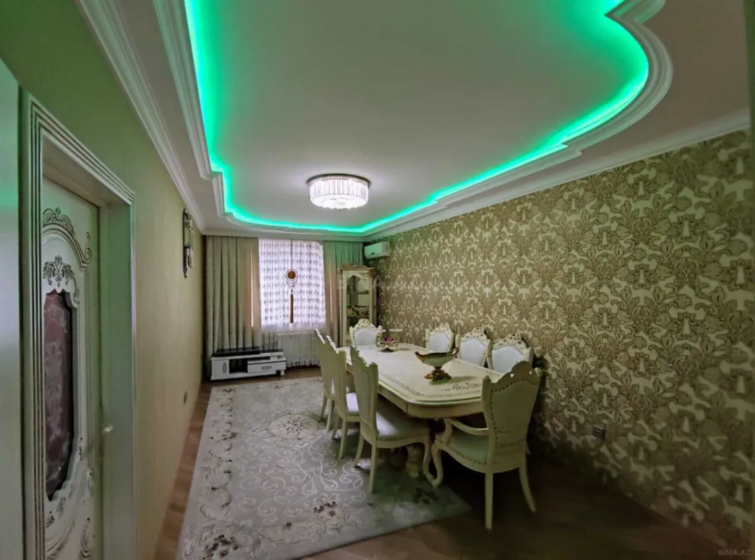 Satılır 2 otaqlı mənzil 110 m²