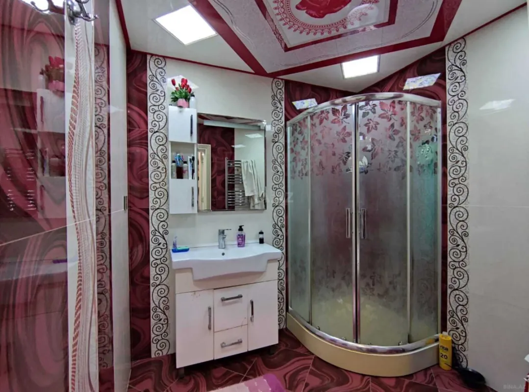 Satılır 2 otaqlı mənzil 110 m²