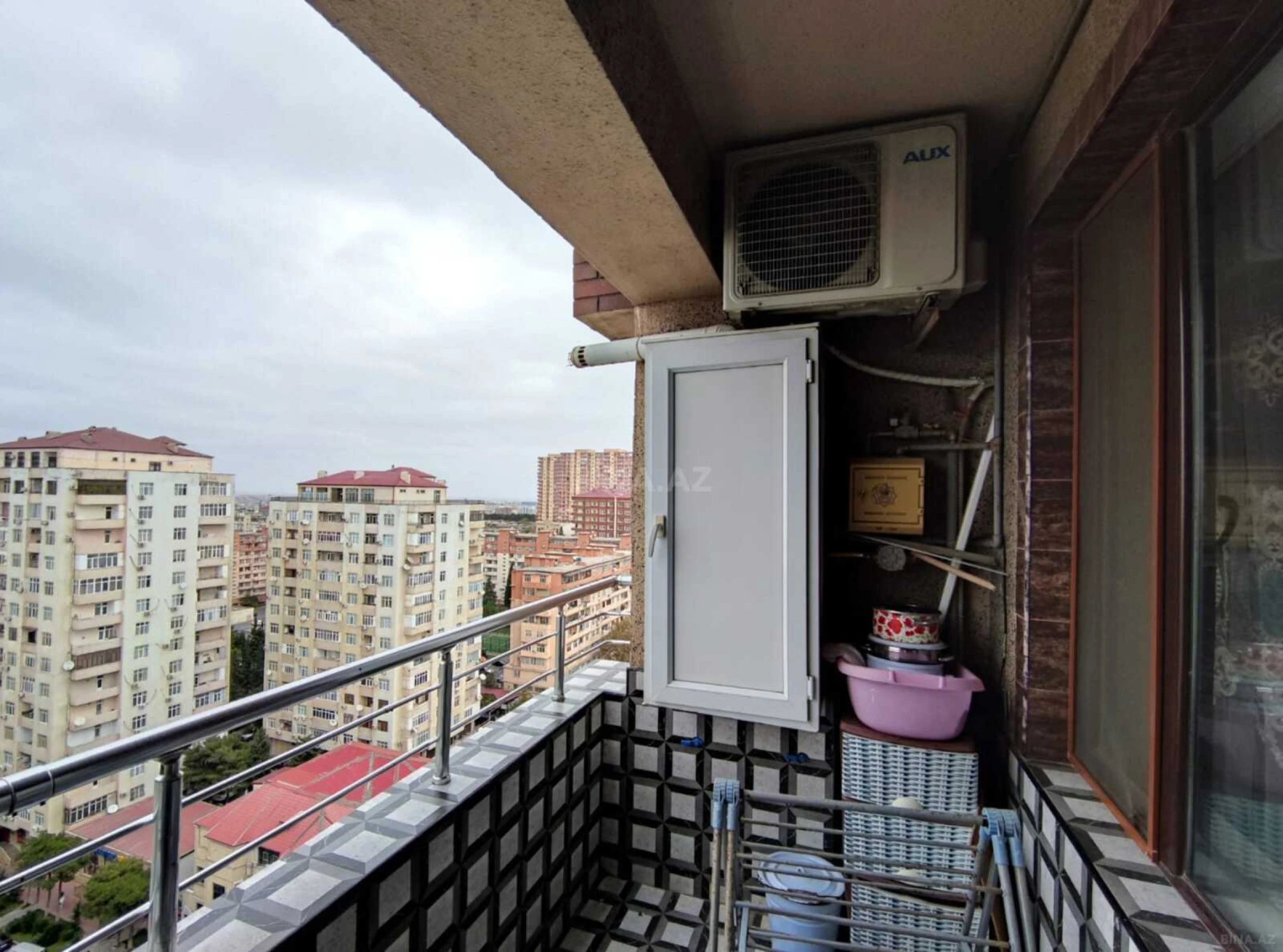 Satılır 2 otaqlı mənzil 110 m²
