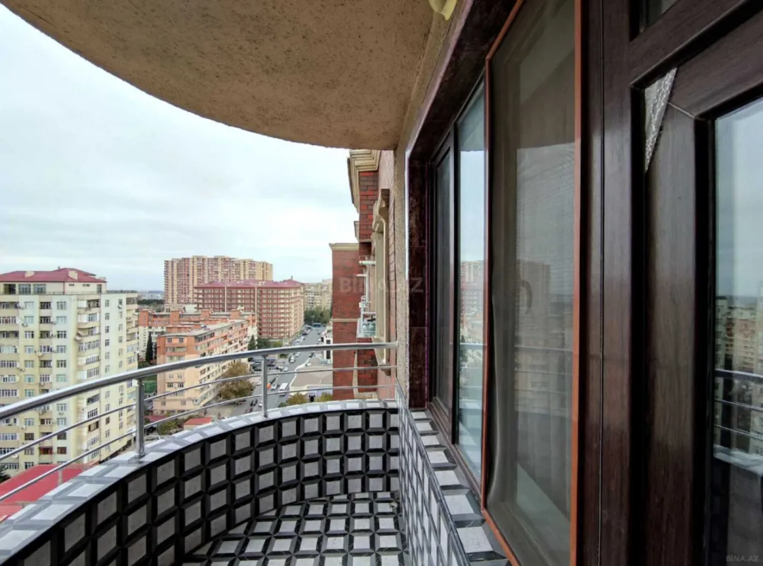 Satılır 2 otaqlı mənzil 110 m²