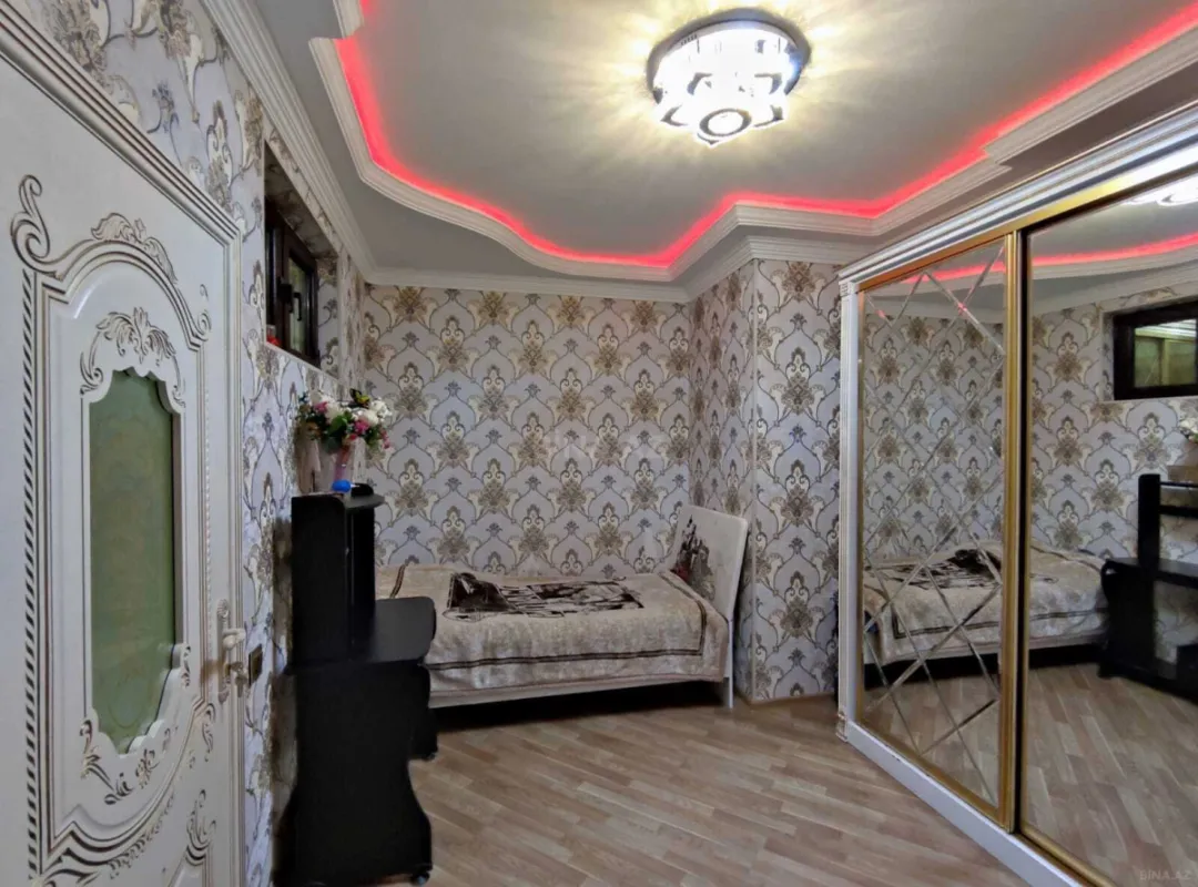 Satılır 2 otaqlı mənzil 110 m²