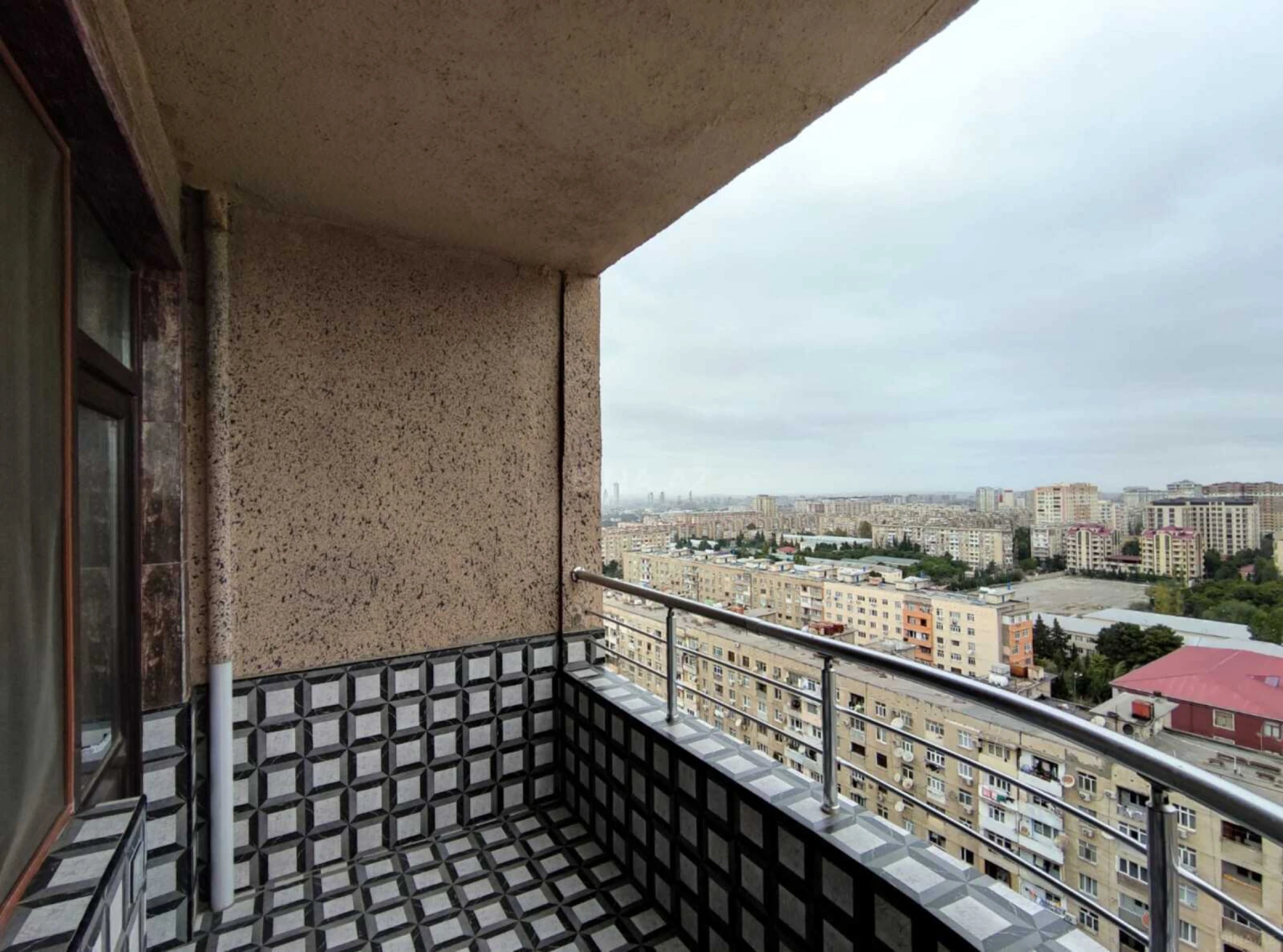 Satılır 2 otaqlı mənzil 110 m²