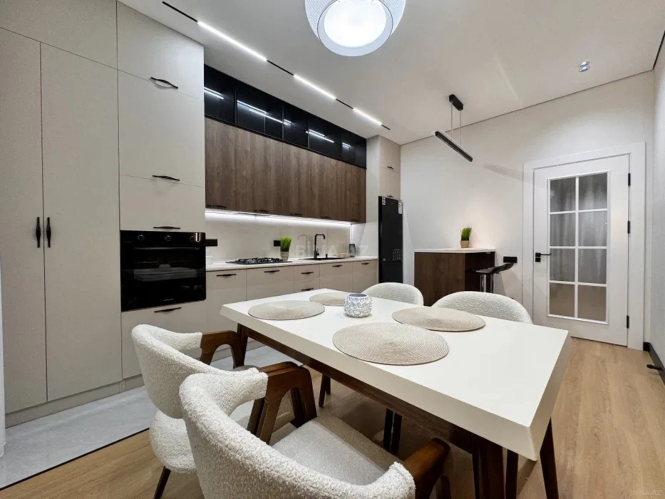 Kirayə verilir 3 otaqlı mənzil 140 m²