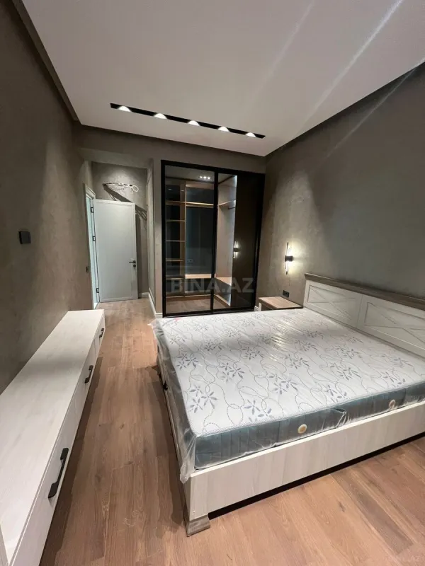 Satılır 3 otaqlı mənzil 108 m²