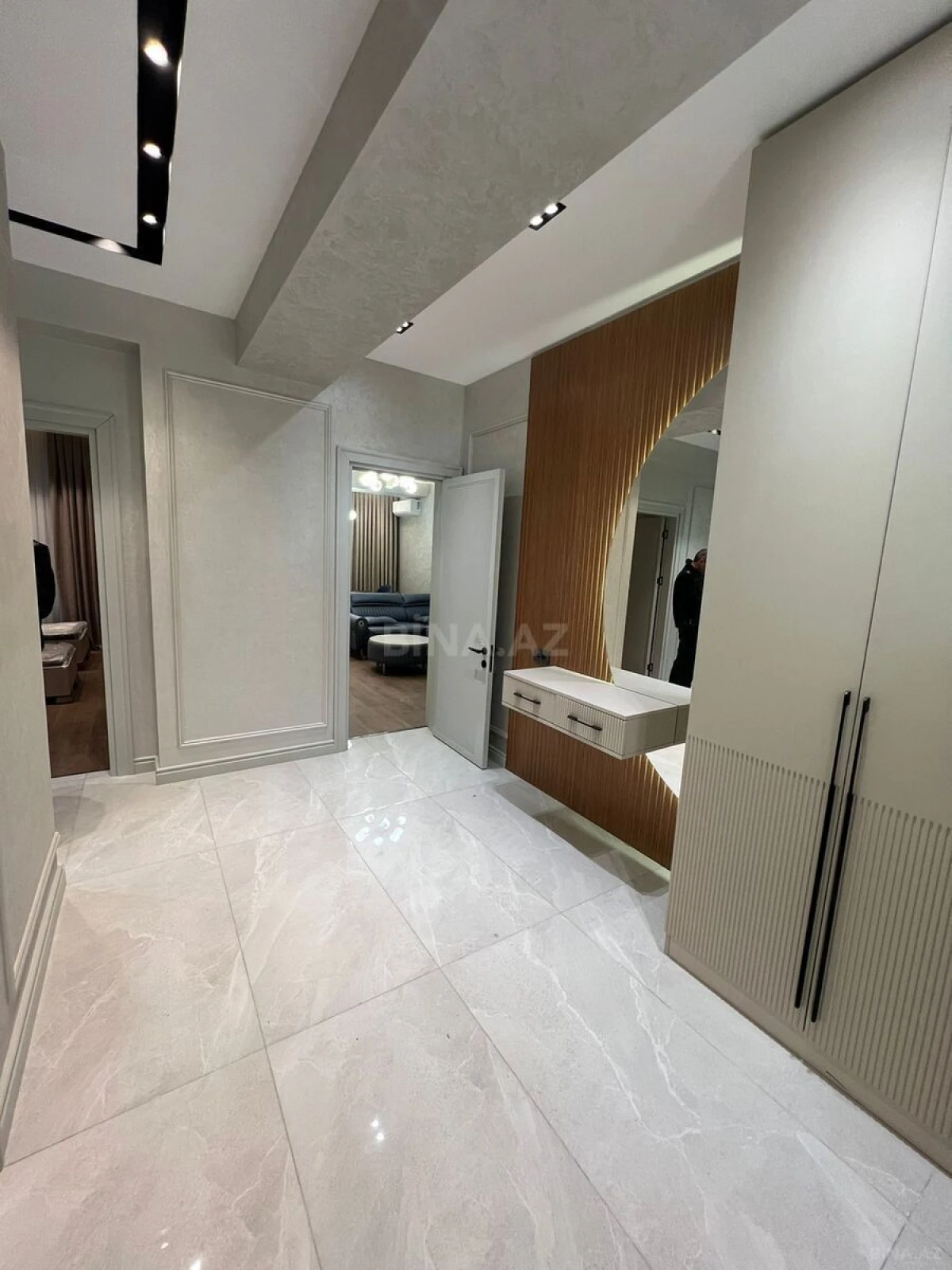 Satılır 3 otaqlı mənzil 108 m²