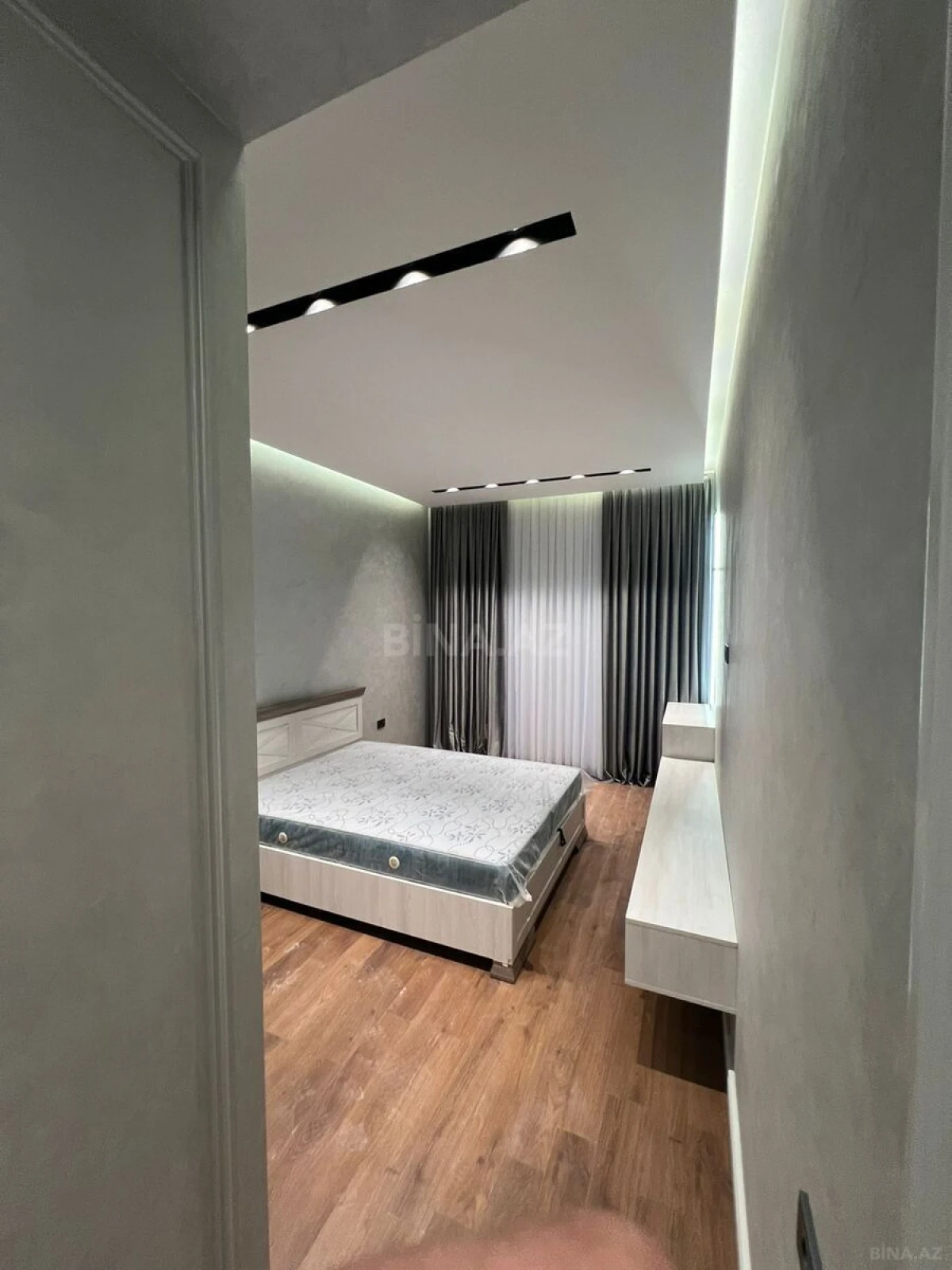 Satılır 3 otaqlı mənzil 108 m²