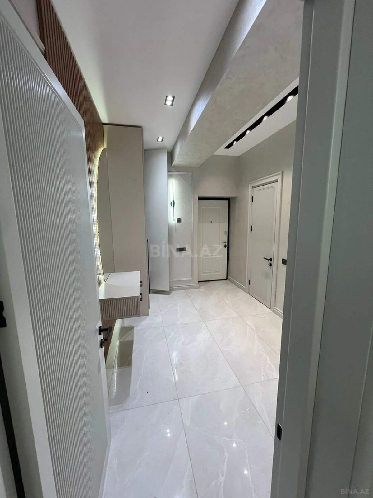 Satılır 3 otaqlı mənzil 108 m²