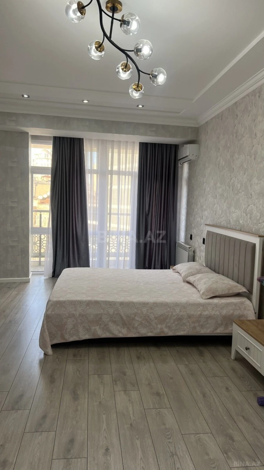 Kirayə verilir 2 otaqlı mənzil 105 m²