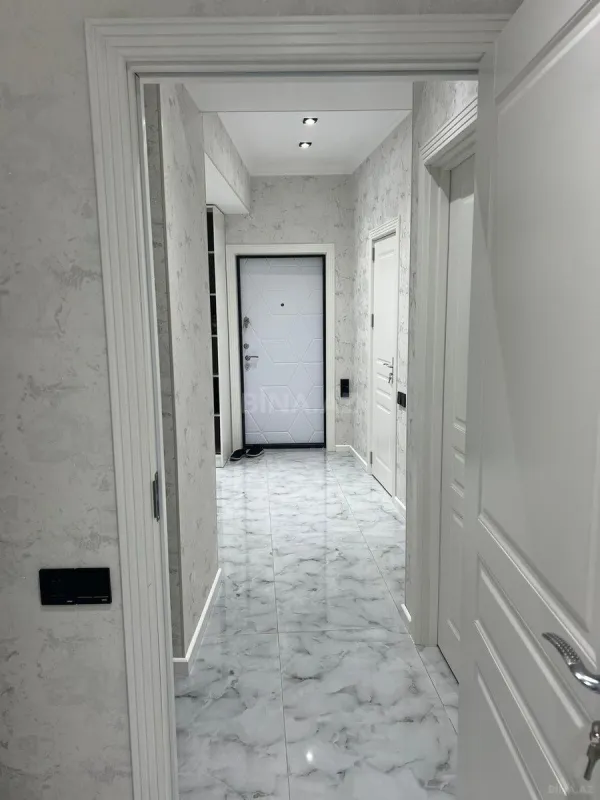 Kirayə verilir 2 otaqlı mənzil 105 m²