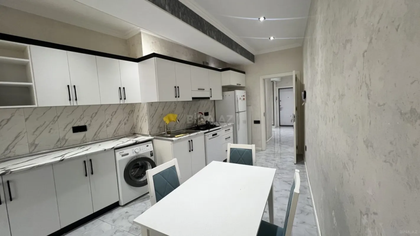 Kirayə verilir 2 otaqlı mənzil 105 m²