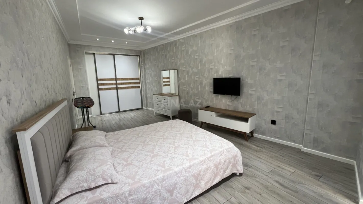 Kirayə verilir 2 otaqlı mənzil 105 m²