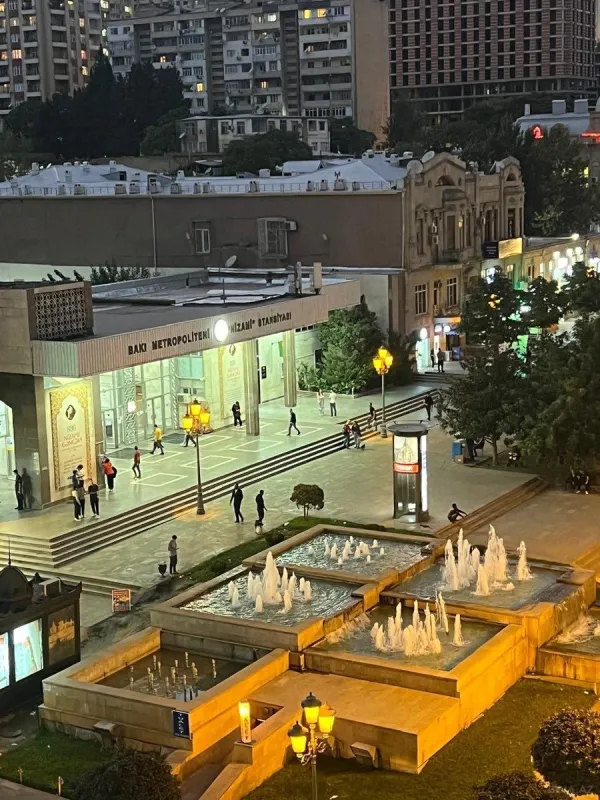 Kirayə verilir 2 otaqlı mənzil 105 m²