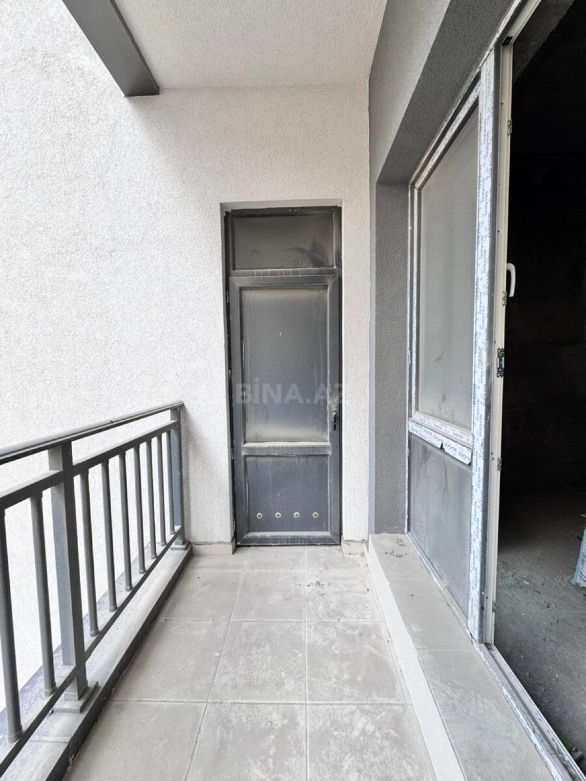 Satılır 4 otaqlı mənzil 146 m²
