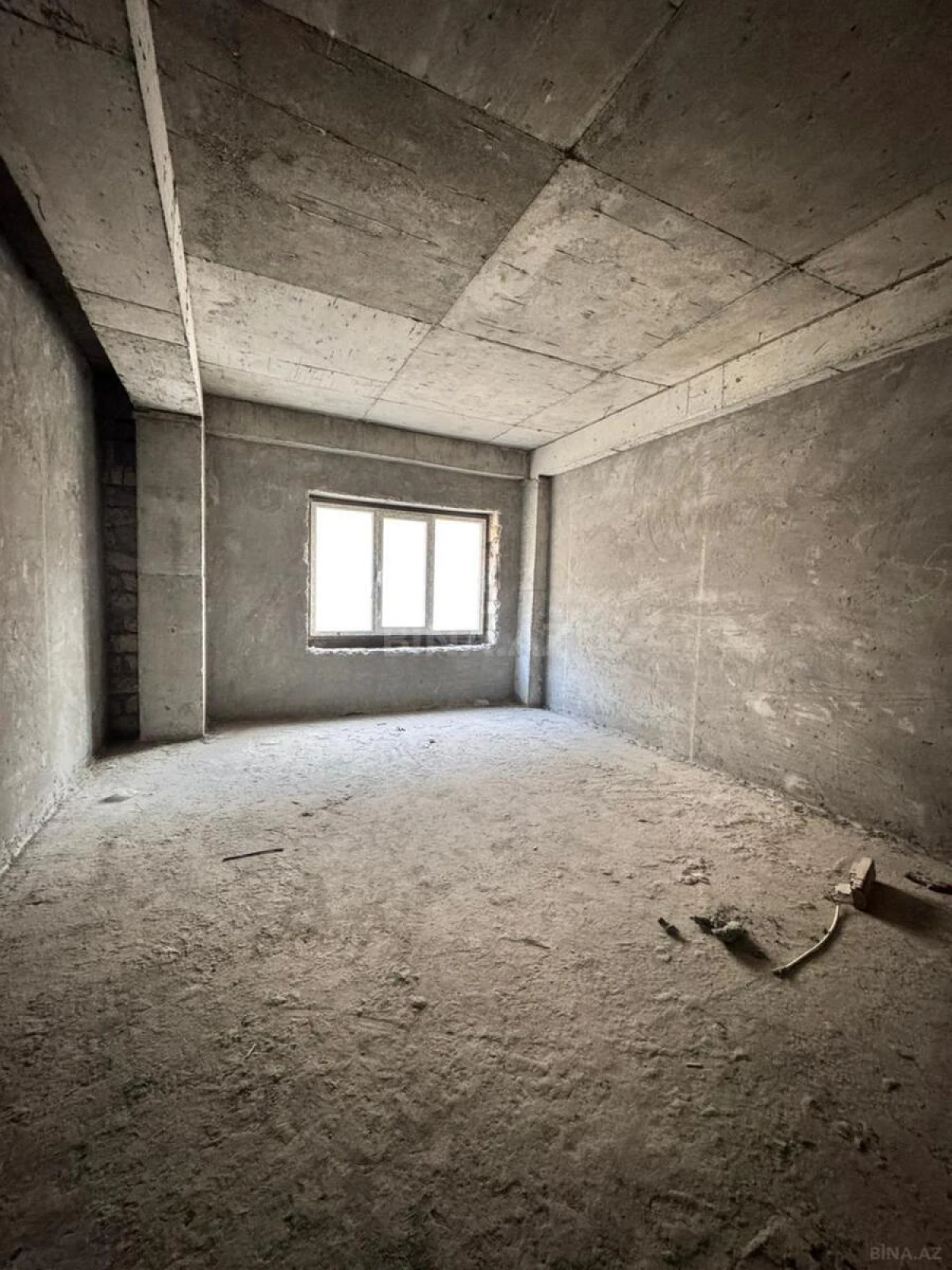 Satılır 4 otaqlı mənzil 146 m²