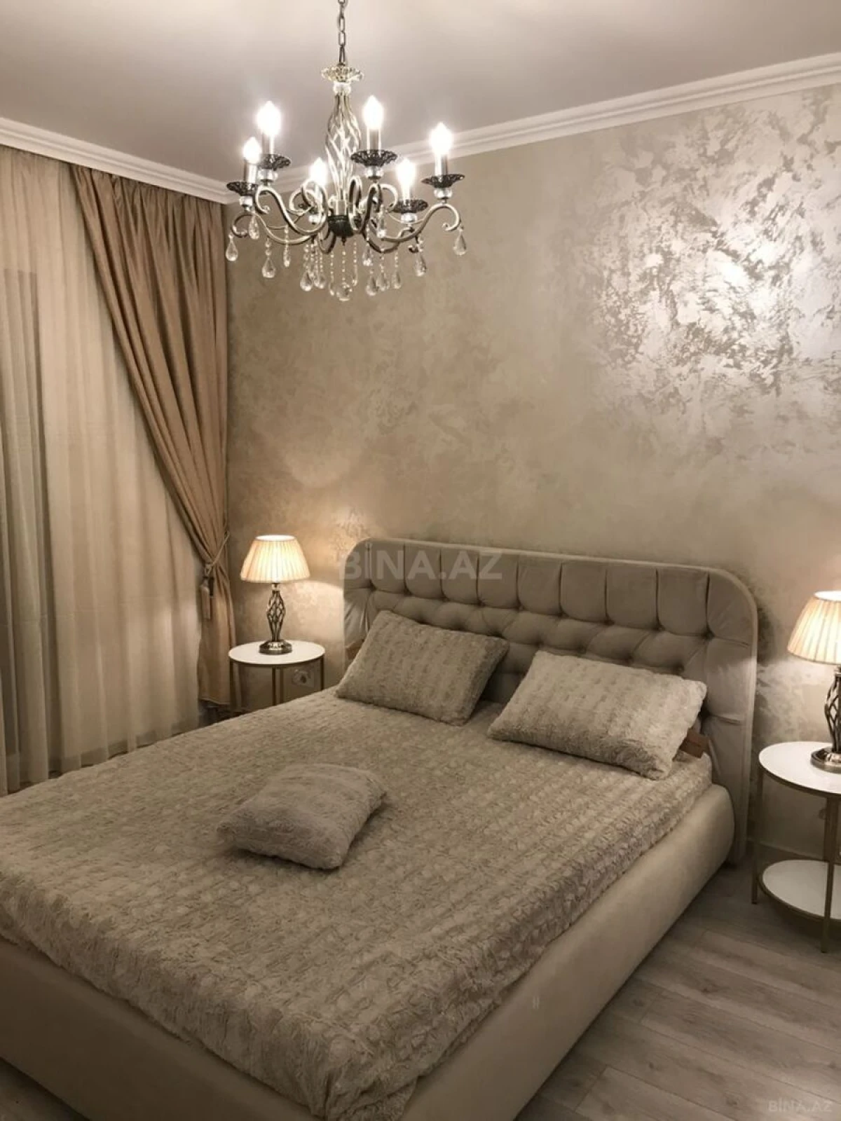 Satılır 4 otaqlı mənzil 170 m²