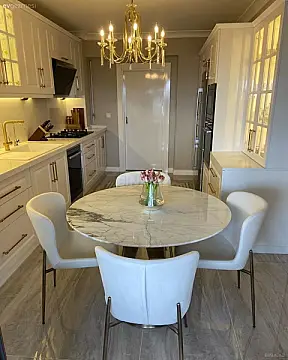 Satılır 4 otaqlı mənzil 170 m²