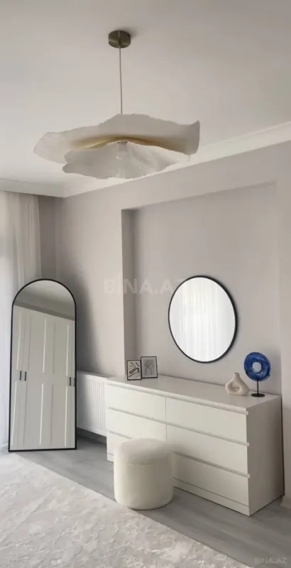 Satılır 4 otaqlı mənzil 170 m²