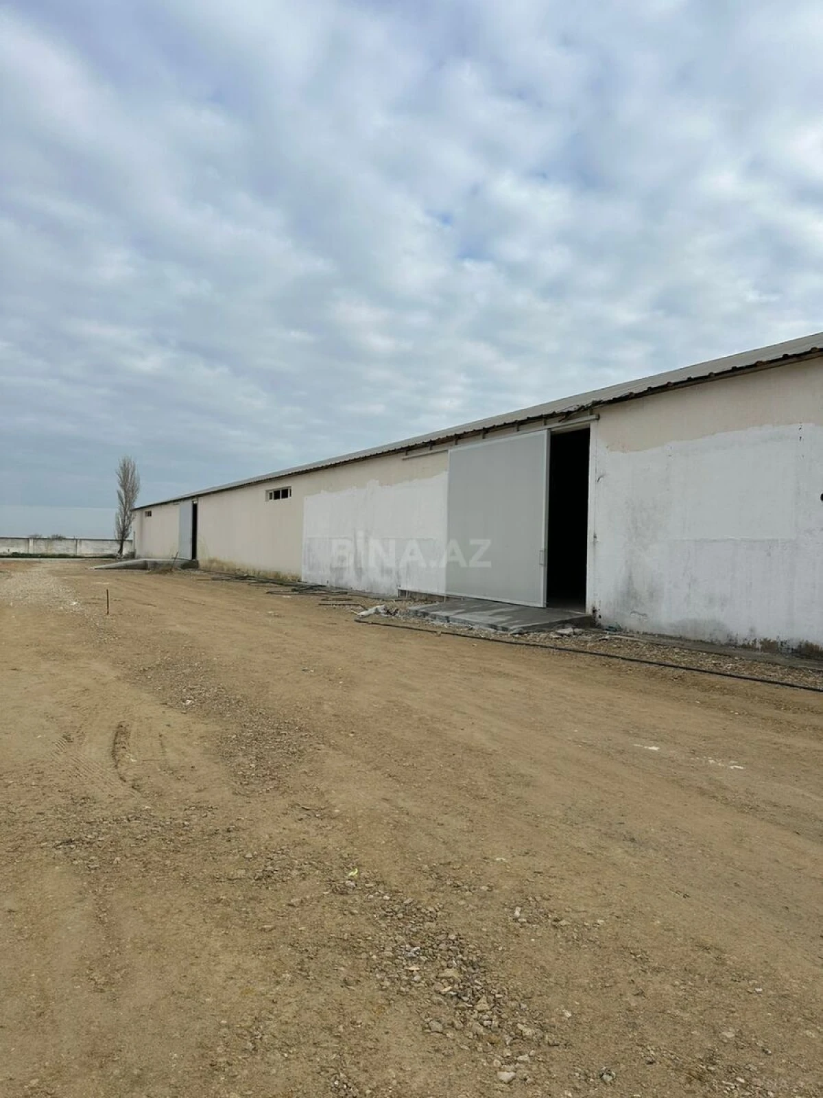 Kirayə verilir obyekt 648 m²