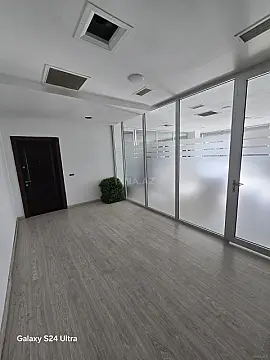 Kirayə verilir 4 otaqlı ofis 120 m²