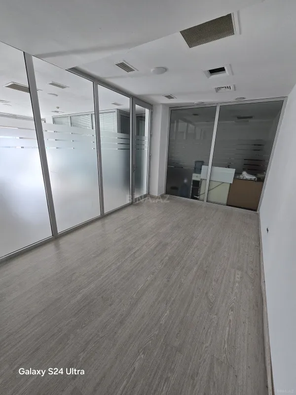Kirayə verilir 4 otaqlı ofis 120 m²
