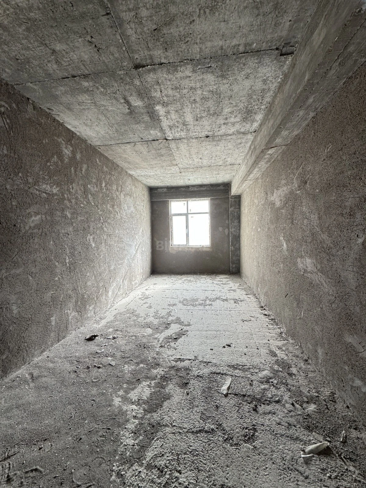 Satılır 4 otaqlı mənzil 170 m²