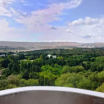 Satılır 4 otaqlı mənzil 170 m² — Bakı, Badamdar 4 otaq 170.00 m²