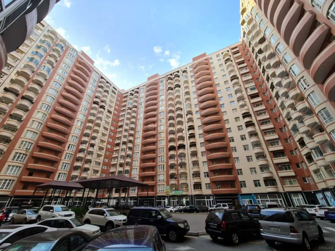 Satılır 4 otaqlı mənzil 170 m²