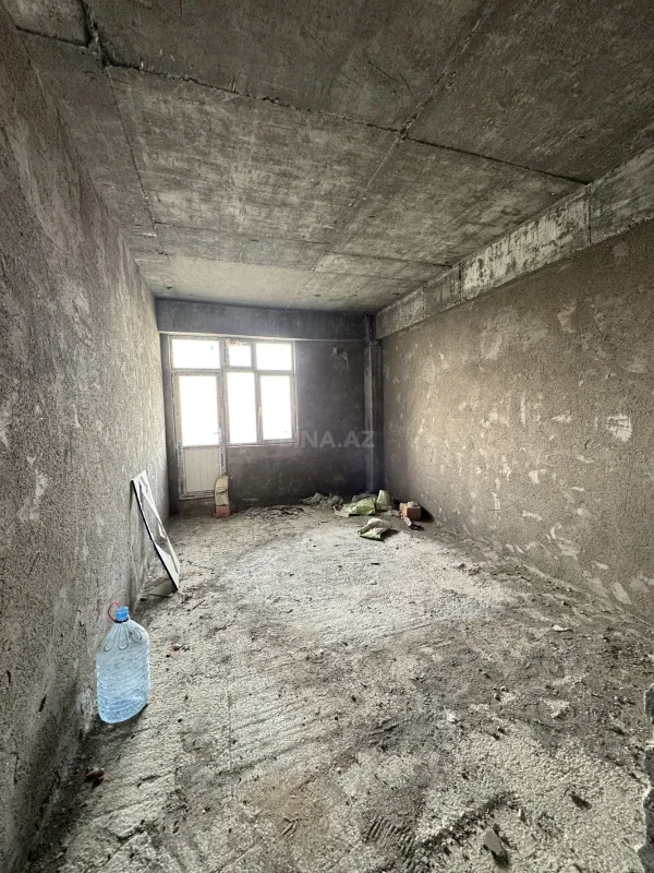 Satılır 4 otaqlı mənzil 170 m²