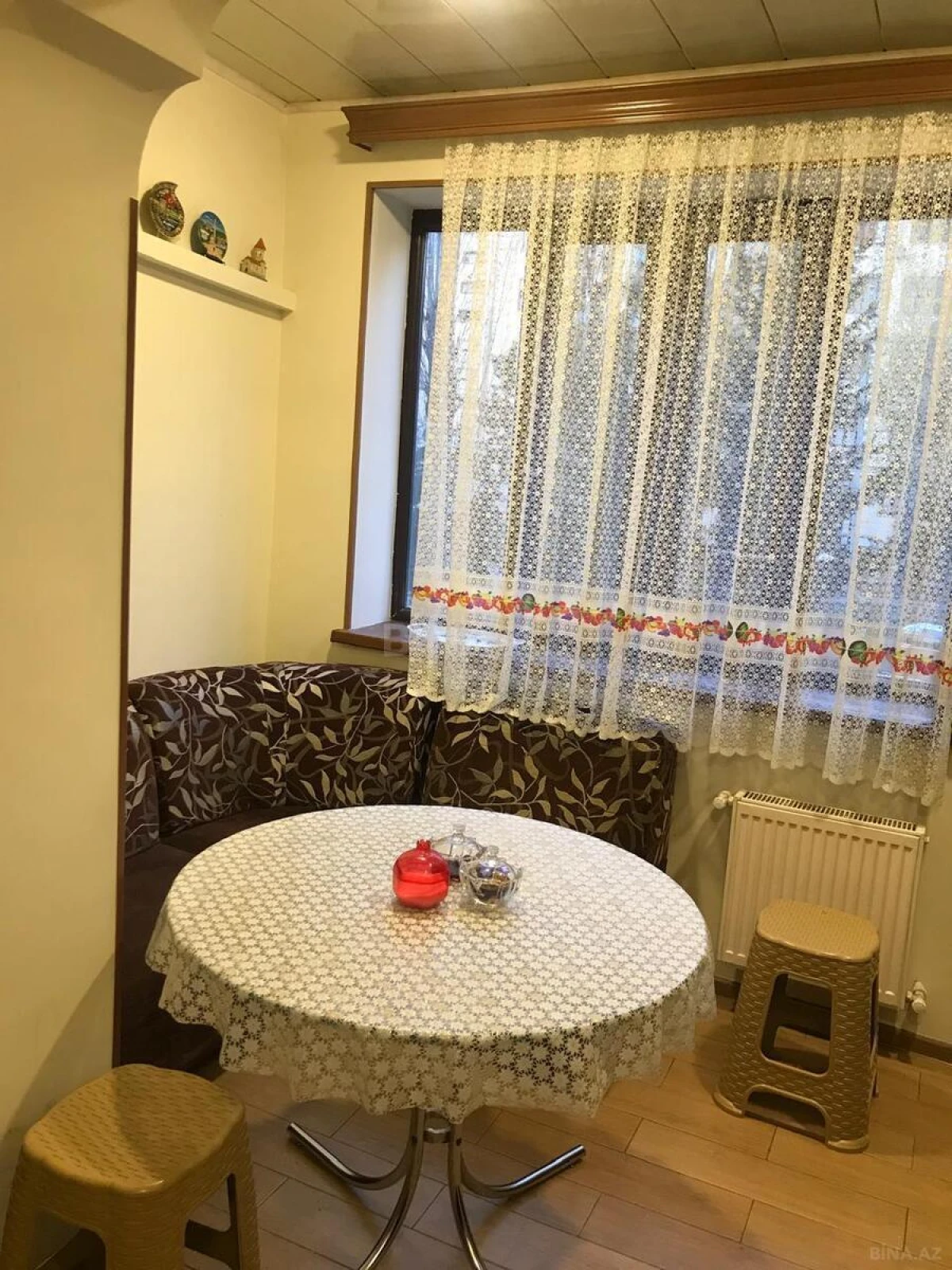 Kirayə verilir 4 otaqlı mənzil 120 m²