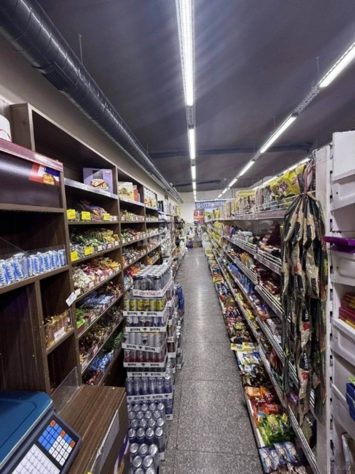 Satılır obyekt 200 m²