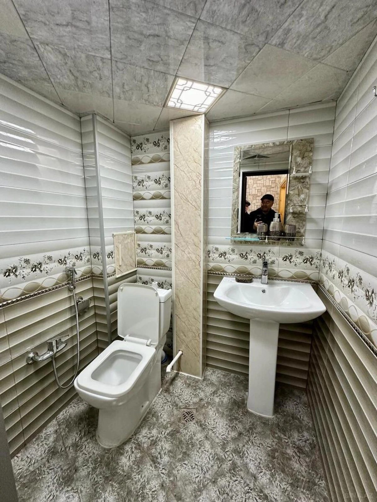 Kirayə verilir 2 otaqlı mənzil 65 m²