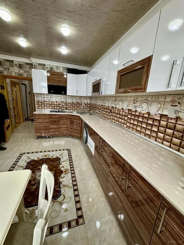 Kirayə verilir 2 otaqlı mənzil 65 m²