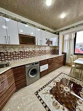 Kirayə verilir 2 otaqlı mənzil 65 m²