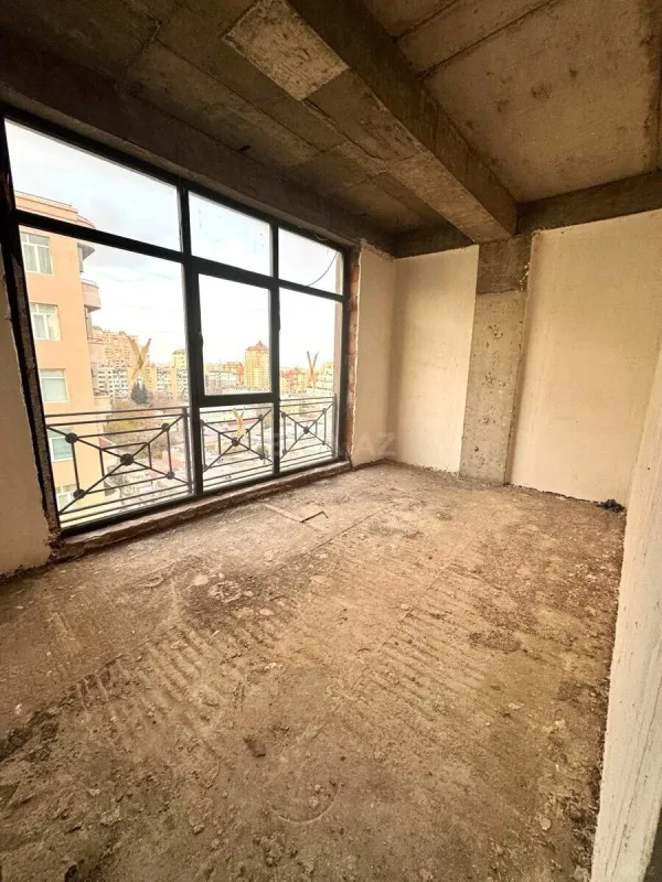 Satılır 3 otaqlı mənzil 108 m²