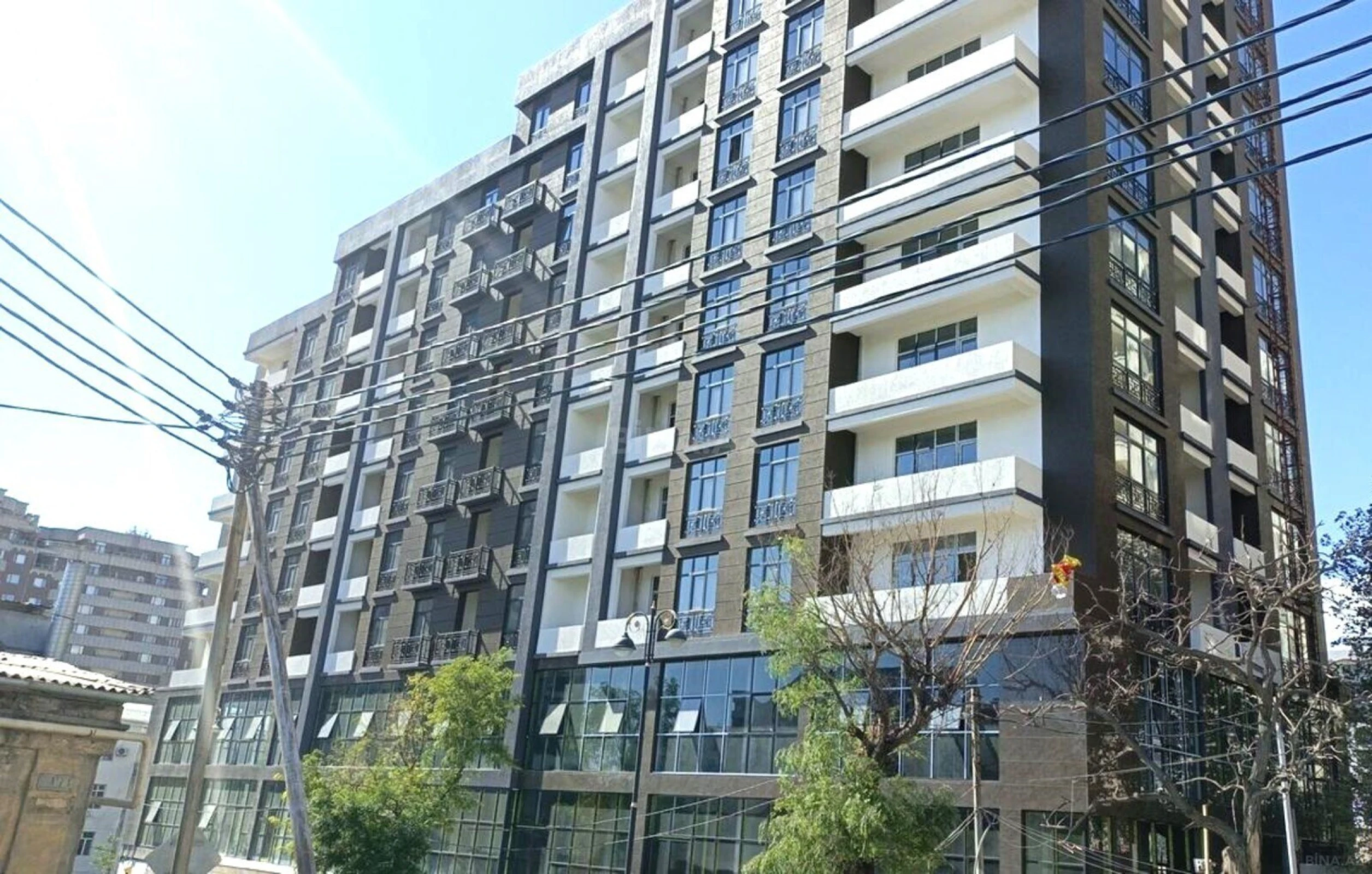 Satılır 3 otaqlı mənzil 108 m²