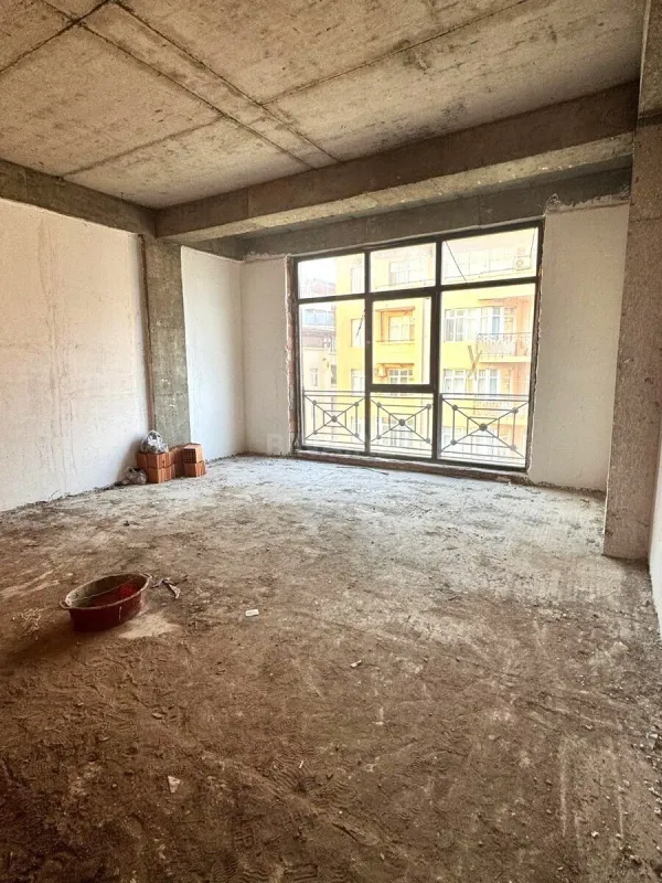 Satılır 3 otaqlı mənzil 108 m²