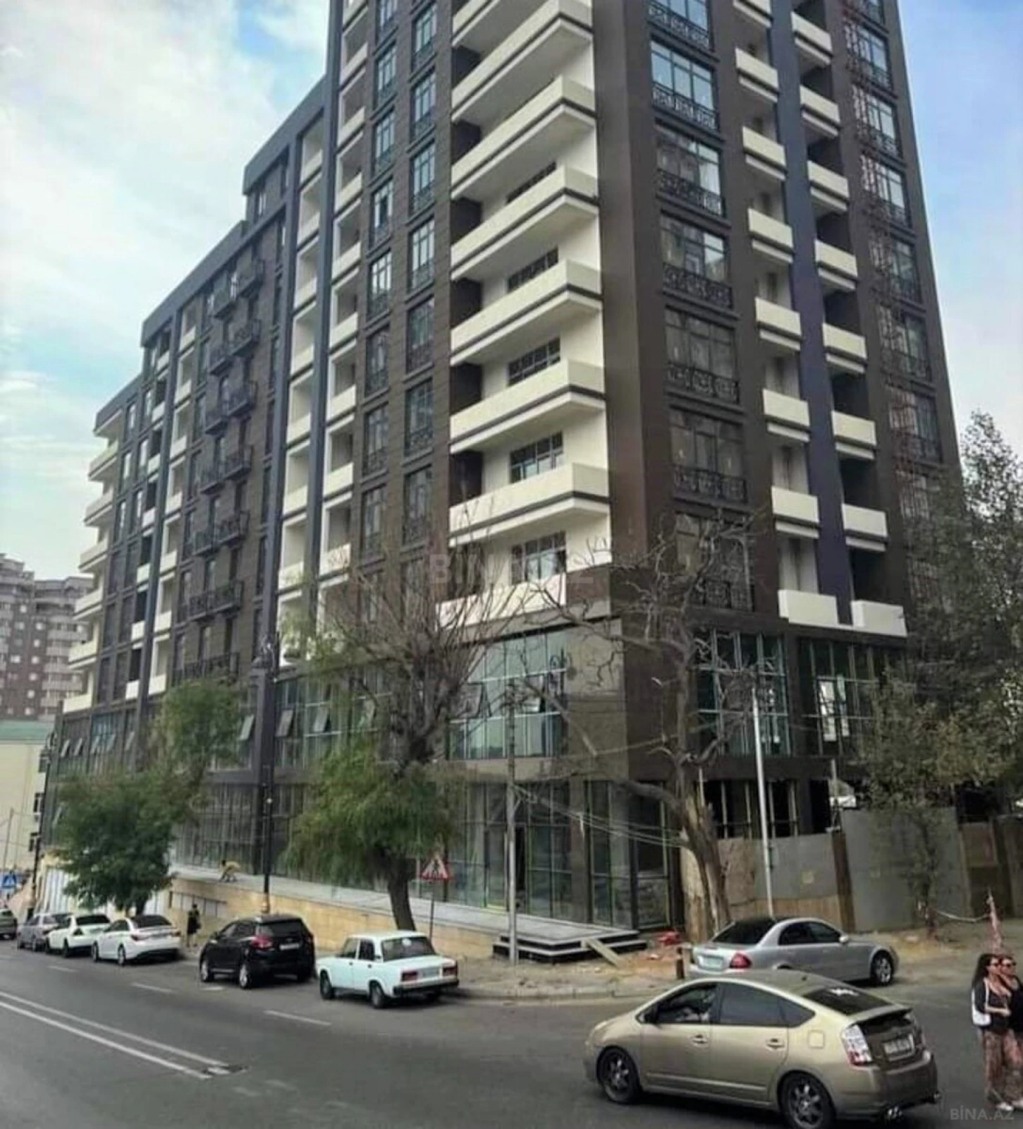 Satılır 3 otaqlı mənzil 108 m²