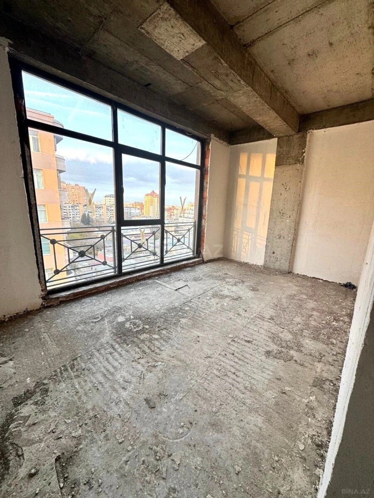 Satılır 3 otaqlı mənzil 108 m²