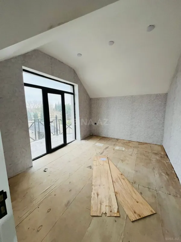 Satılır 5 otaqlı həyət evi 150 m²